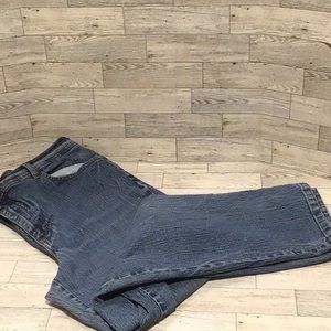 Sz.16W Gloria Vanderbilt Faded Denim Jeans. CLOSET CLEANOUT